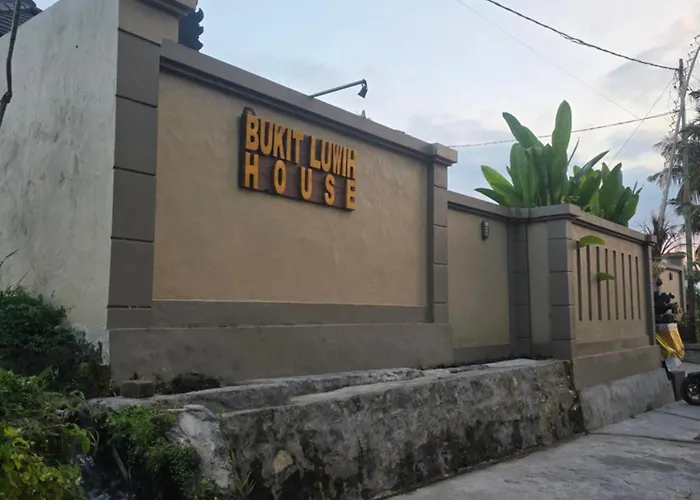 Bukit Luwih House